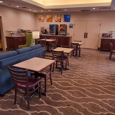 Dayville Comfort Inn & Suites מראה חיצוני תמונה