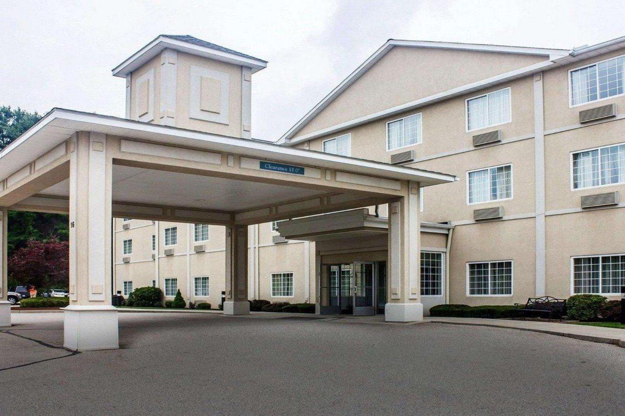 Dayville Comfort Inn & Suites מראה חיצוני תמונה
