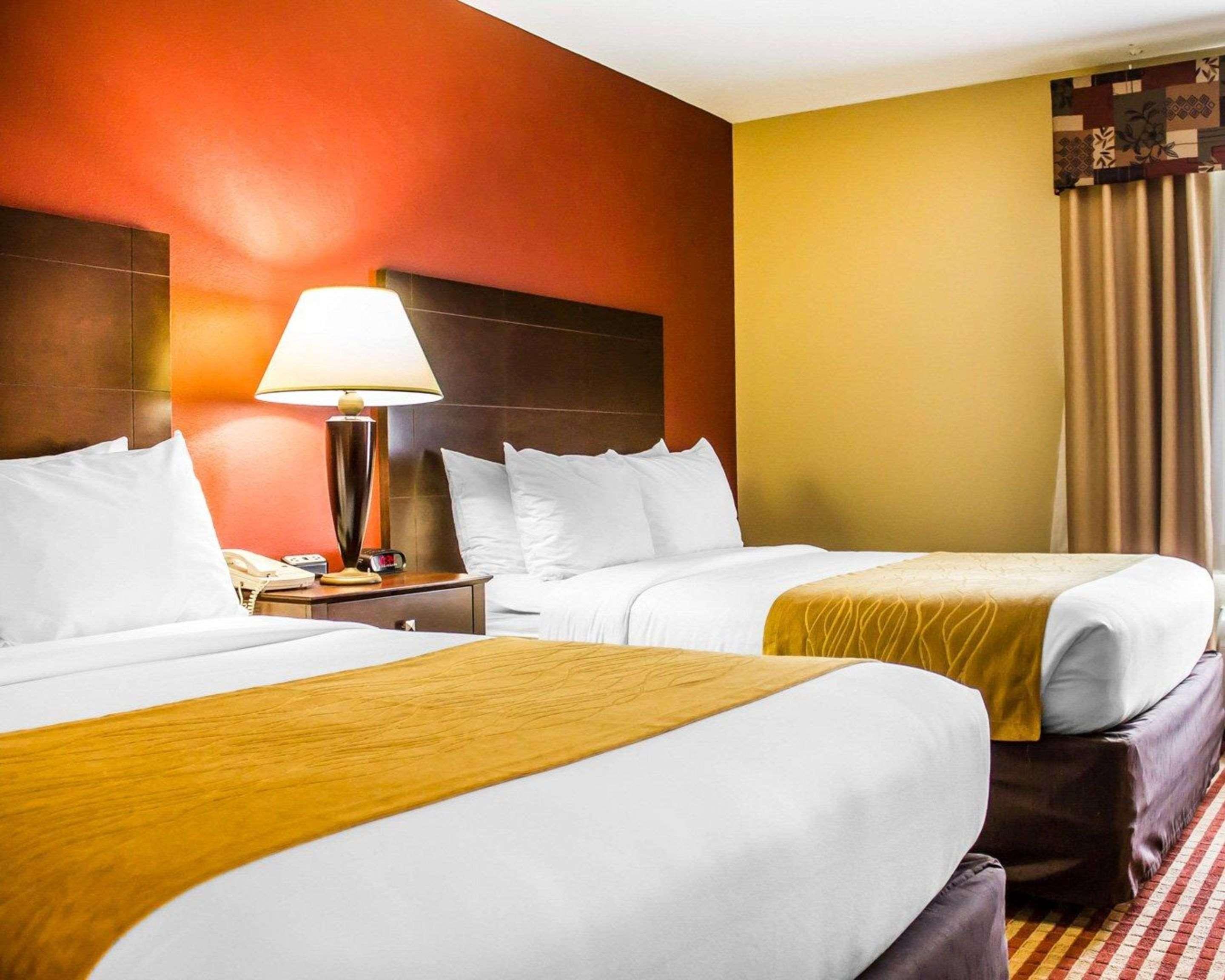 Dayville Comfort Inn & Suites מראה חיצוני תמונה