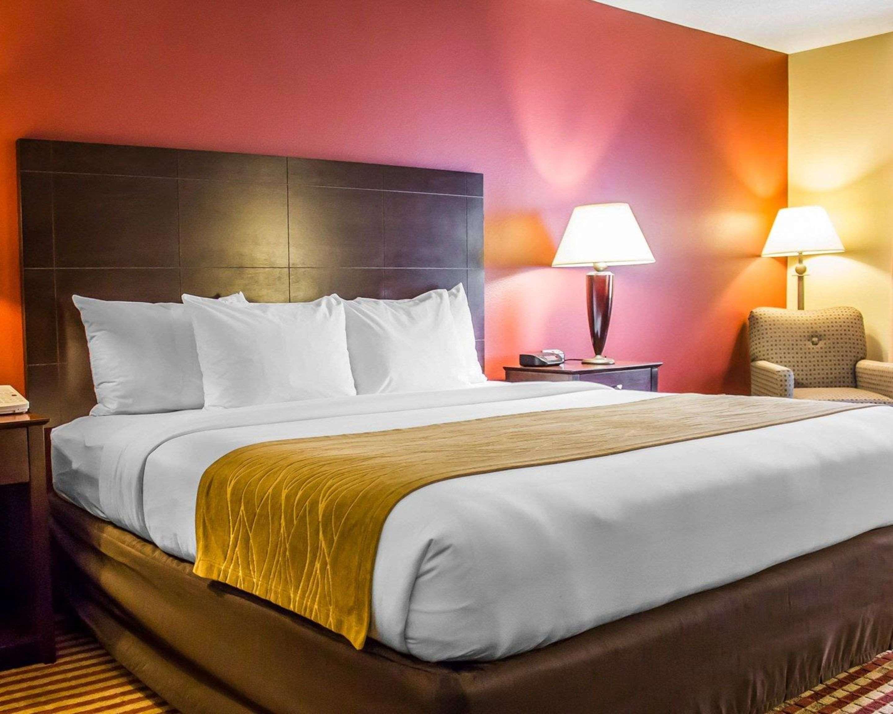 Dayville Comfort Inn & Suites מראה חיצוני תמונה
