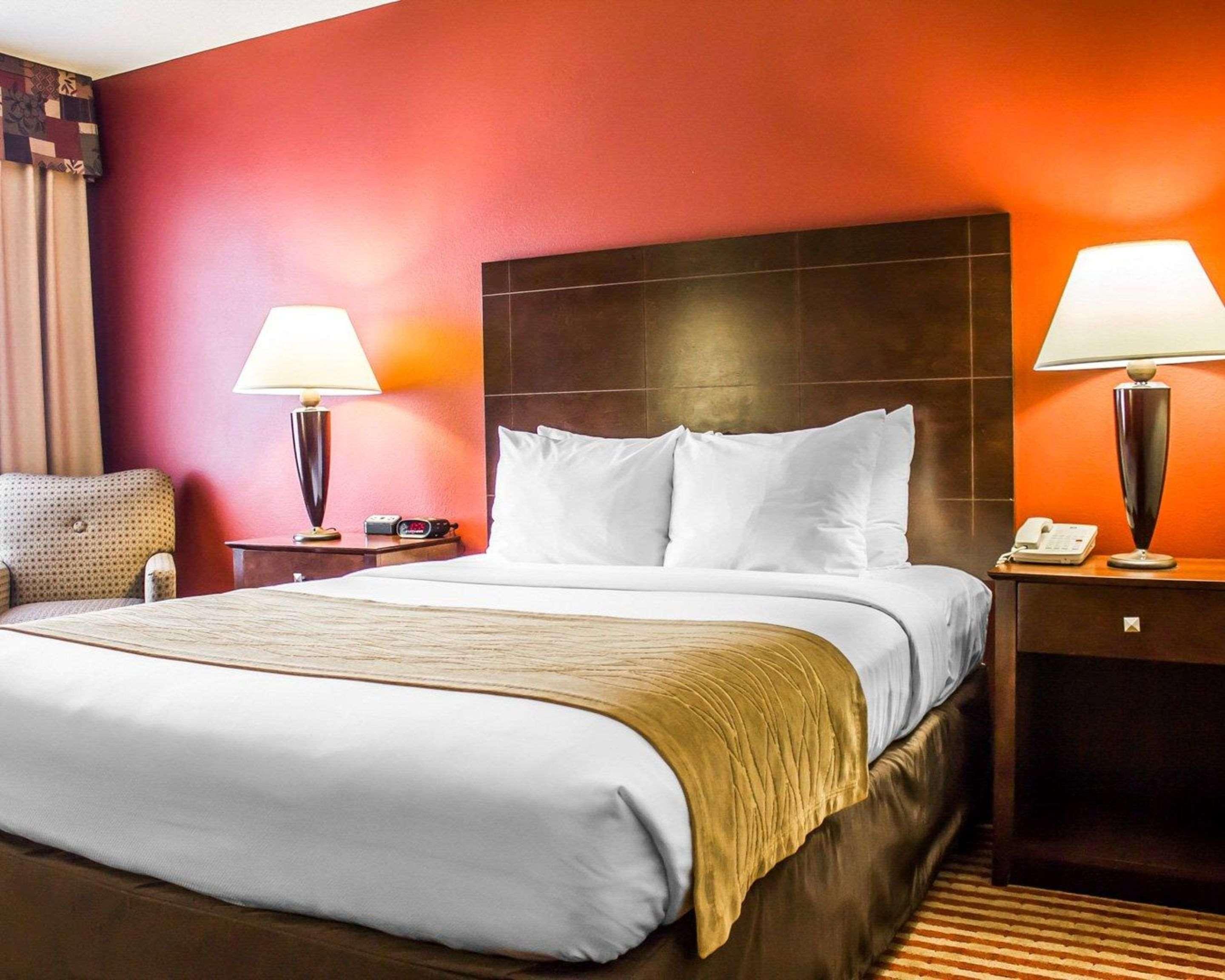 Dayville Comfort Inn & Suites מראה חיצוני תמונה