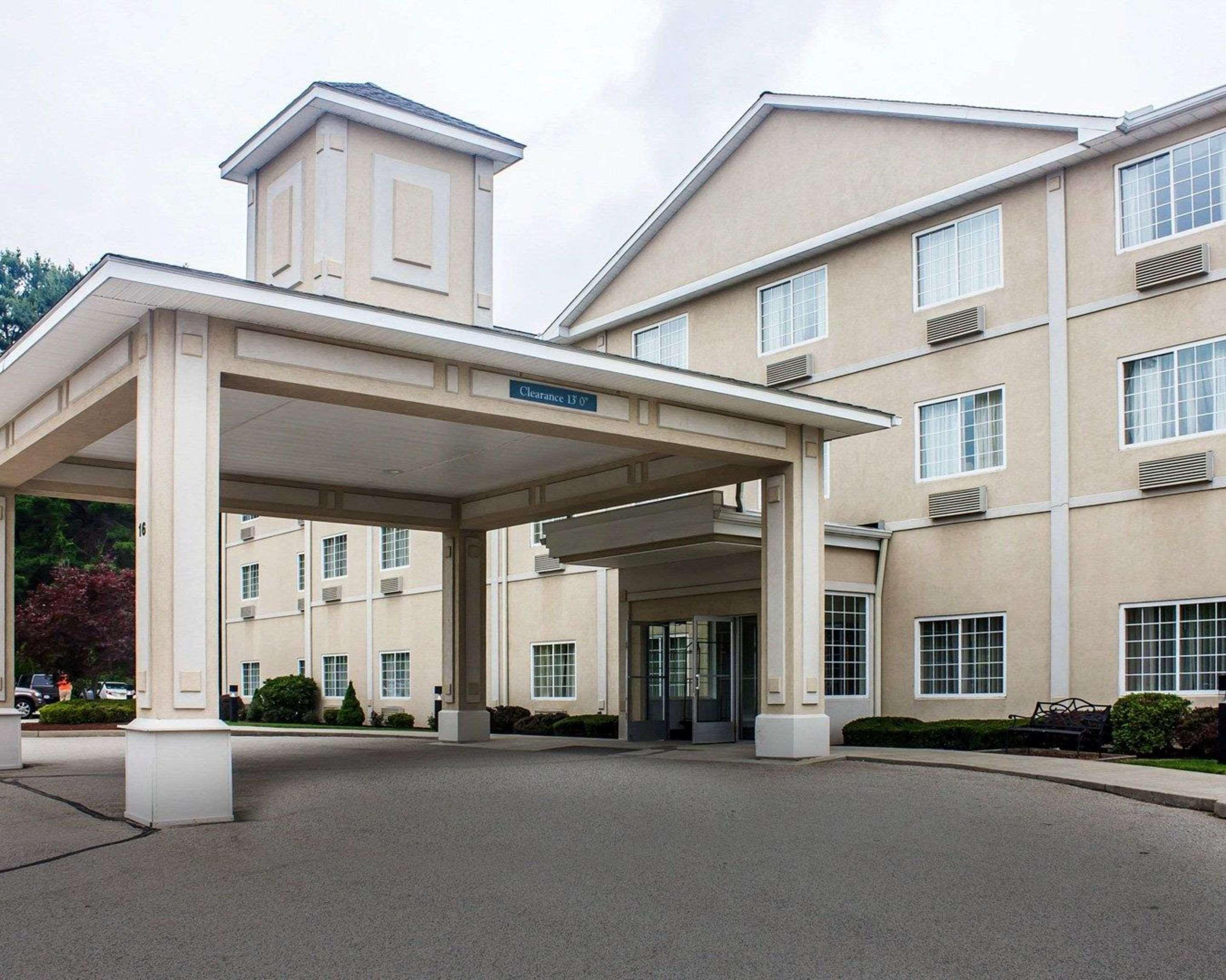 Dayville Comfort Inn & Suites מראה חיצוני תמונה