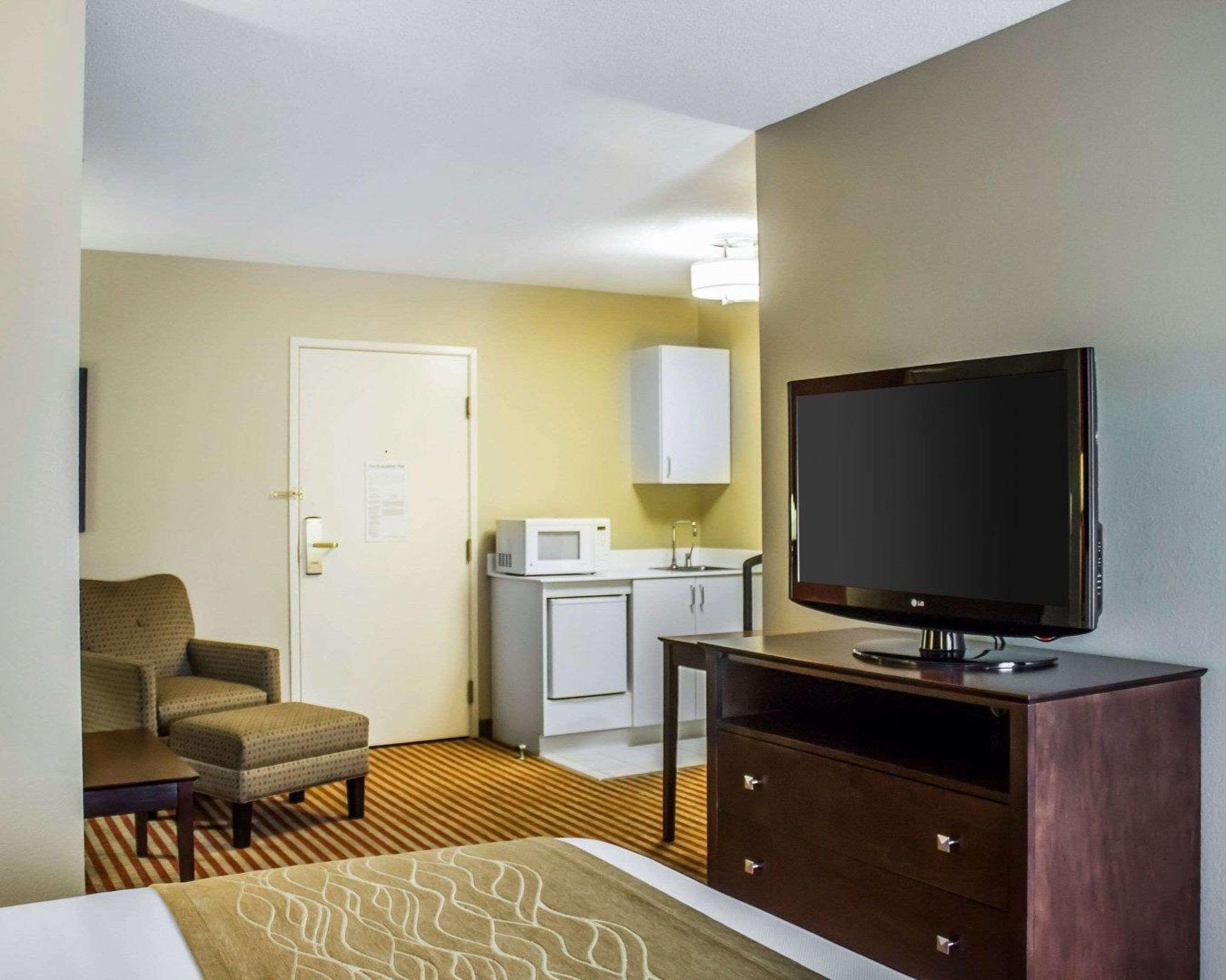 Dayville Comfort Inn & Suites מראה חיצוני תמונה