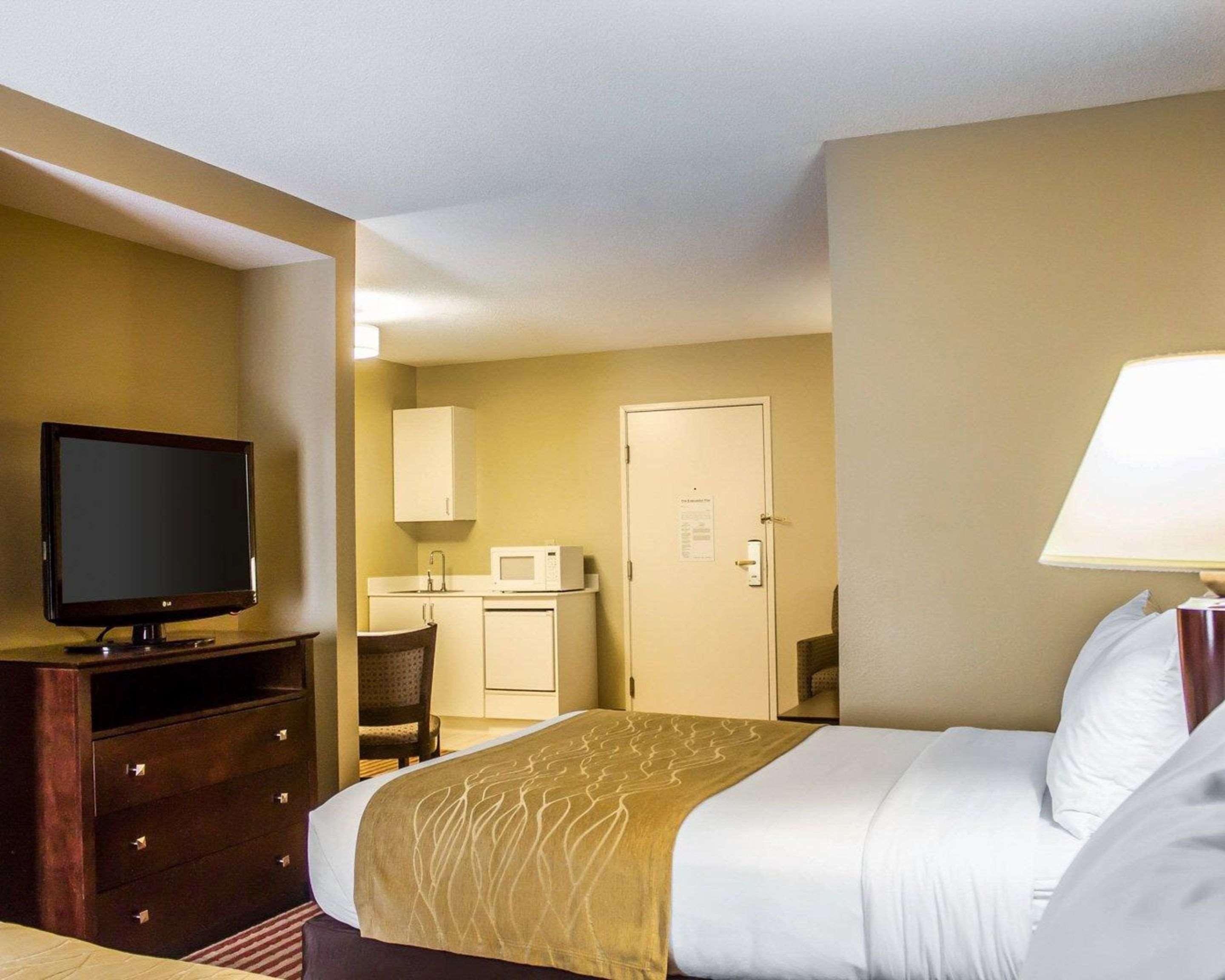 Dayville Comfort Inn & Suites מראה חיצוני תמונה