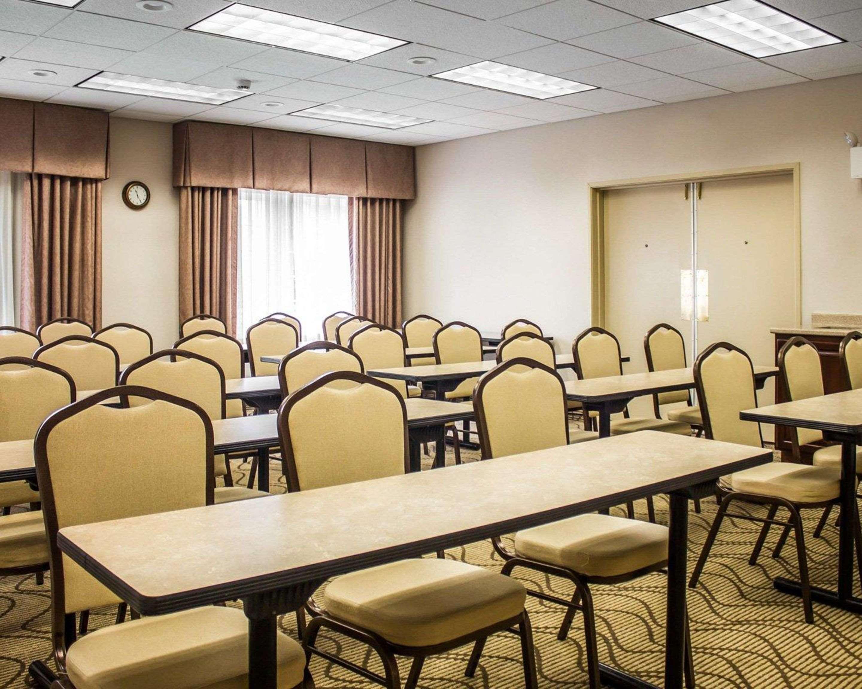 Dayville Comfort Inn & Suites מראה חיצוני תמונה