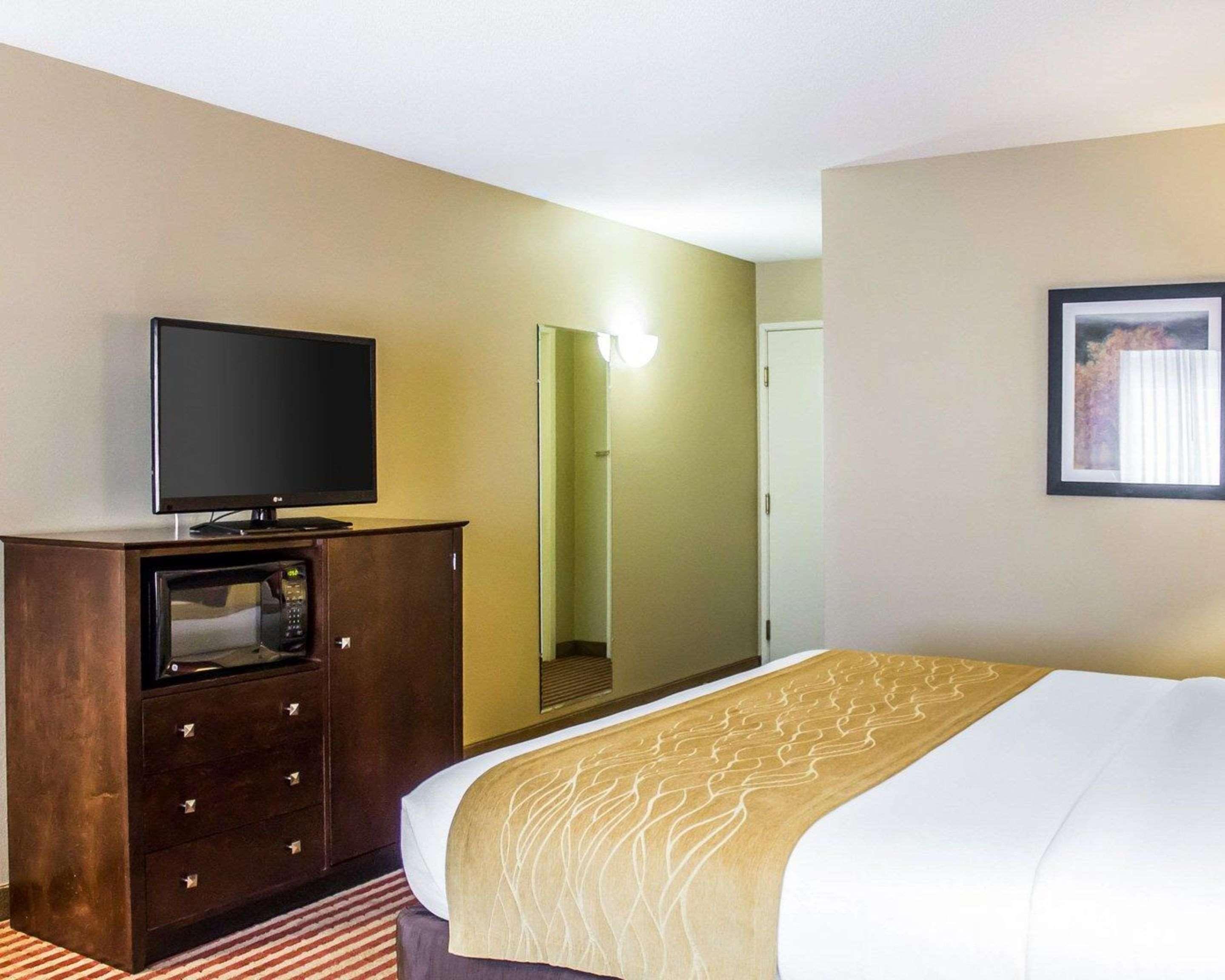 Dayville Comfort Inn & Suites מראה חיצוני תמונה