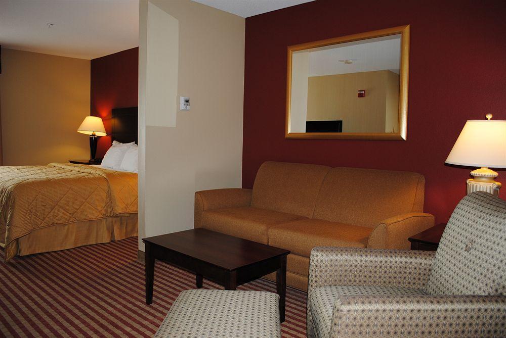Dayville Comfort Inn & Suites מראה חיצוני תמונה