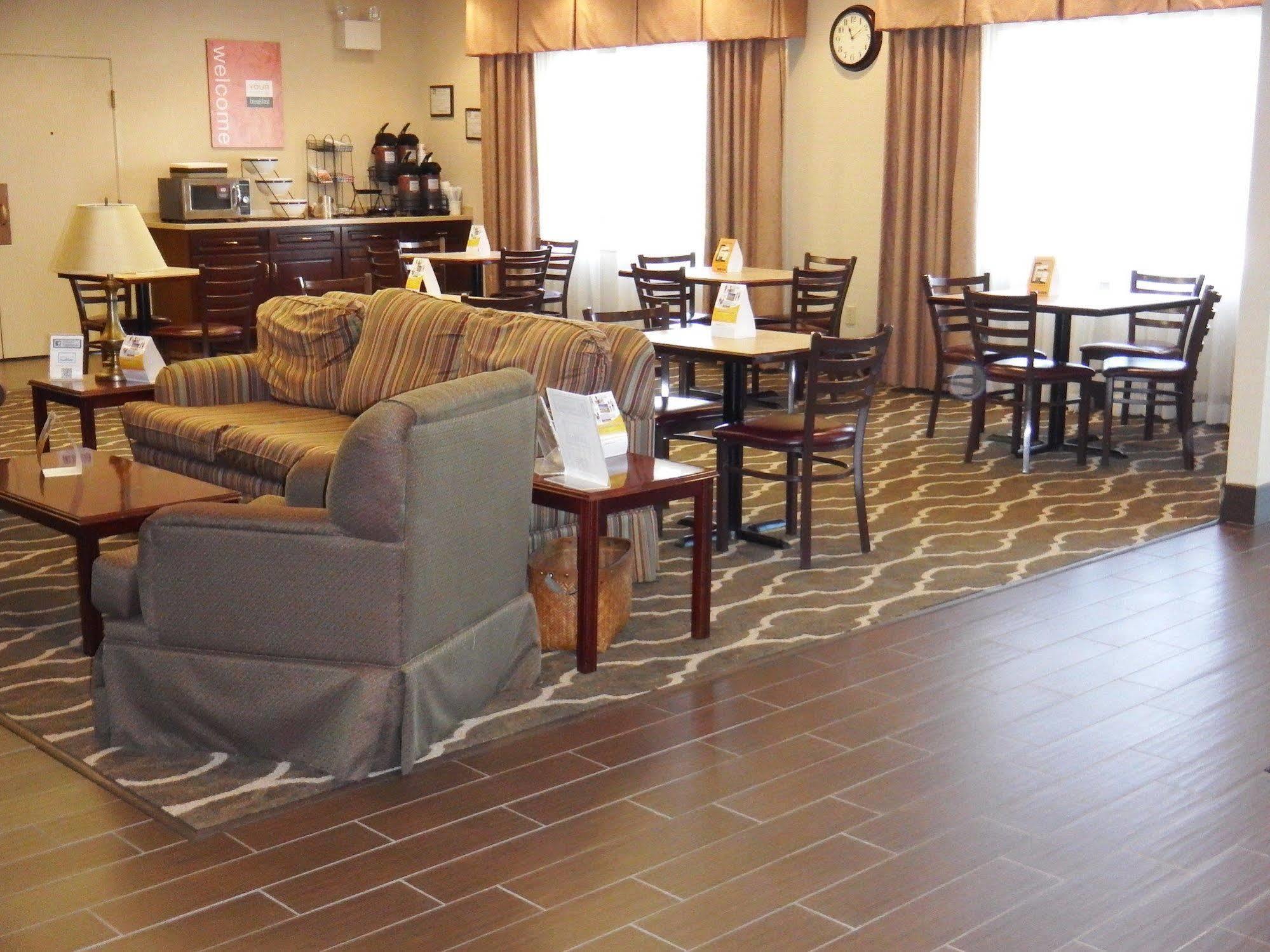 Dayville Comfort Inn & Suites מראה חיצוני תמונה