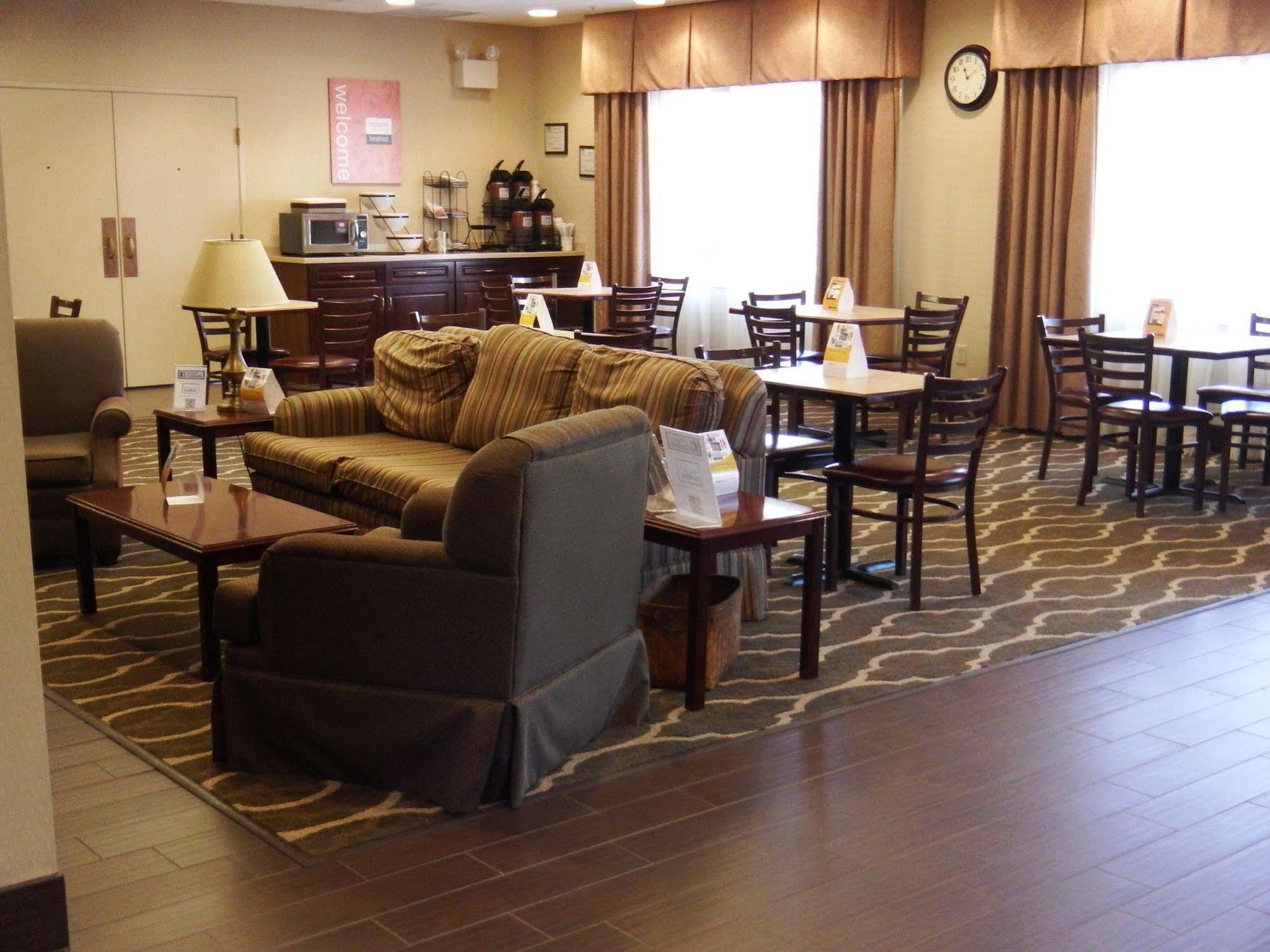 Dayville Comfort Inn & Suites מראה חיצוני תמונה